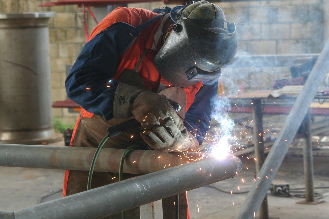 welder, industrial, welding-5408909.jpg